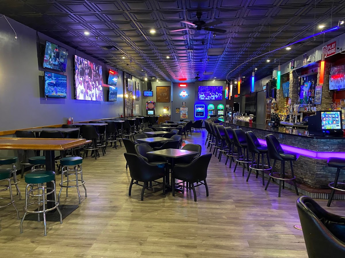 Grata Bar & Lounge